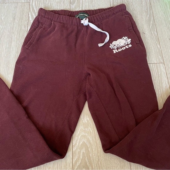 ROOTS slim fit maroon sweatpants XS - Picture 2 of 10